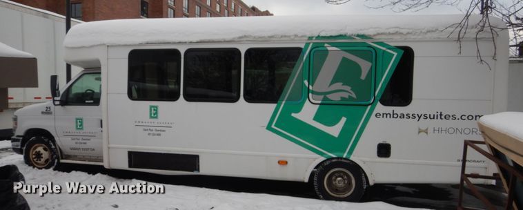 image for item FU9056 2014 Ford Econoline E450 shuttle bus