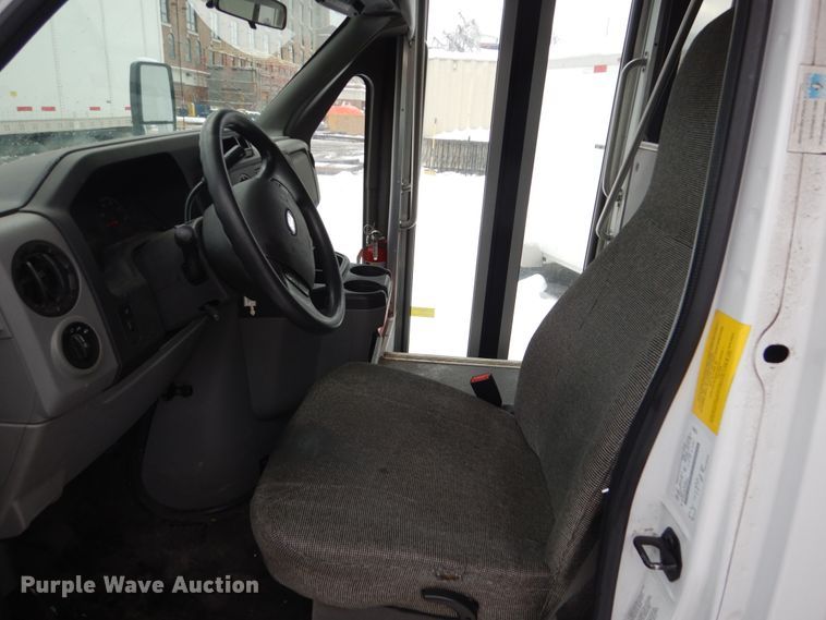 image for item FU9056 2014 Ford Econoline E450 shuttle bus