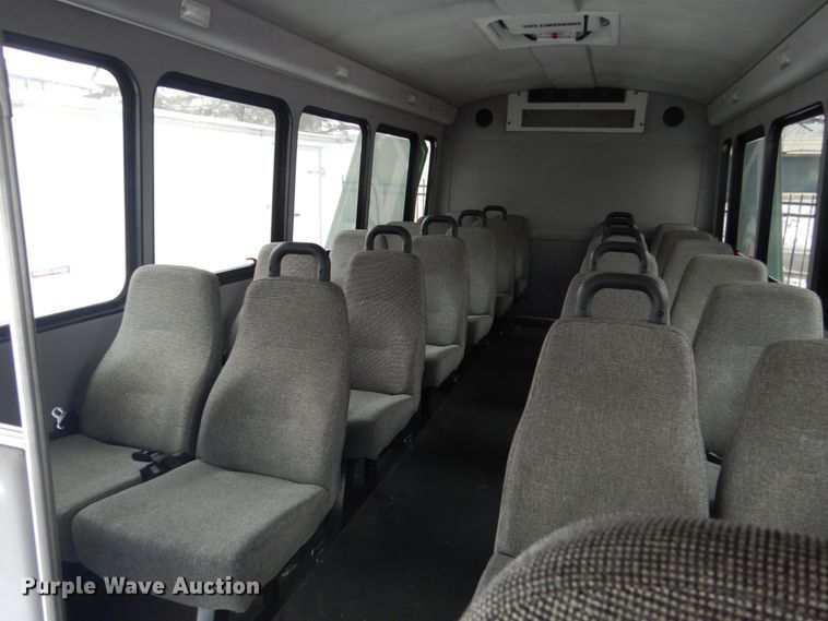 image for item FU9056 2014 Ford Econoline E450 shuttle bus