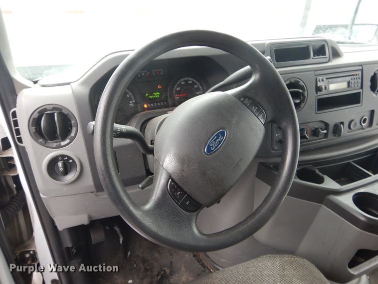 image for item FU9056 2014 Ford Econoline E450 shuttle bus