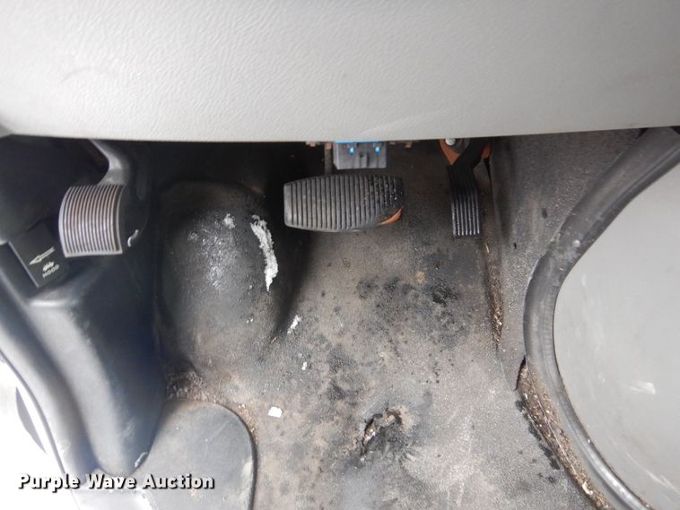 image for item FU9056 2014 Ford Econoline E450 shuttle bus