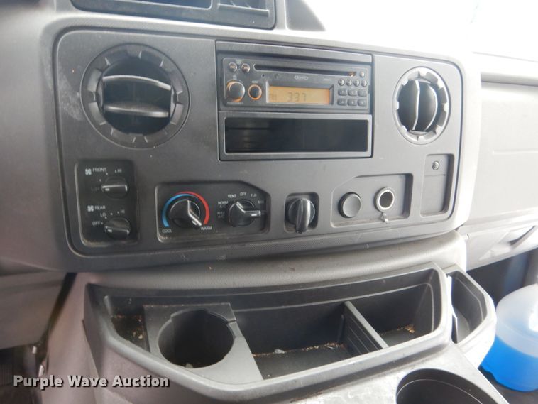 image for item FU9056 2014 Ford Econoline E450 shuttle bus