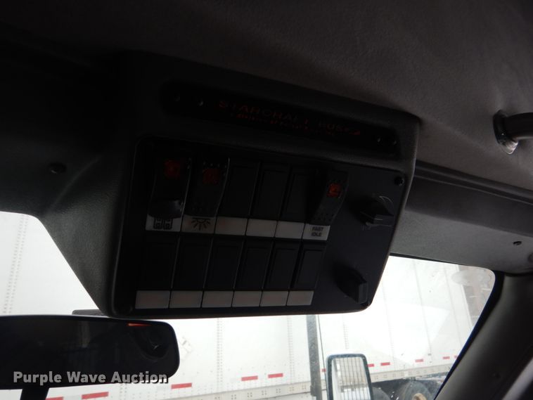 image for item FU9056 2014 Ford Econoline E450 shuttle bus