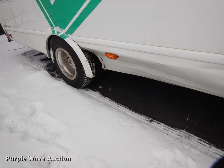 image for item FU9056 2014 Ford Econoline E450 shuttle bus