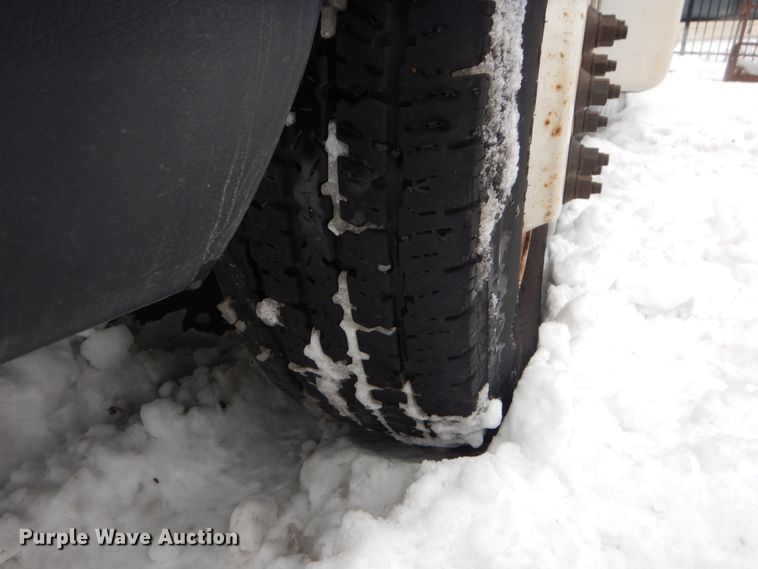 image for item FU9056 2014 Ford Econoline E450 shuttle bus