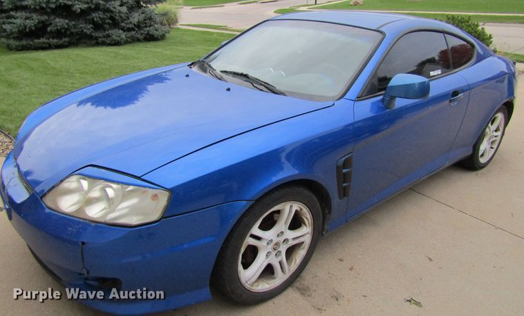 image for item H1245 2005 Hyundai Tiburon