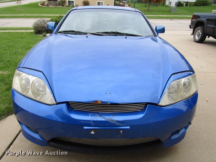 image for item H1245 2005 Hyundai Tiburon