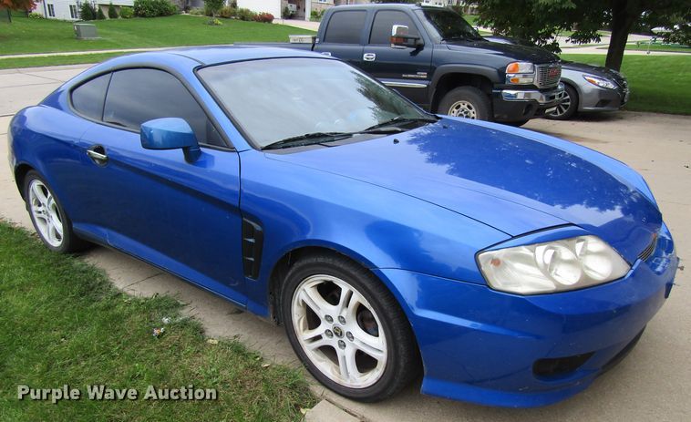 image for item H1245 2005 Hyundai Tiburon