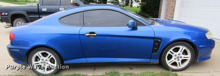 image for item H1245 2005 Hyundai Tiburon