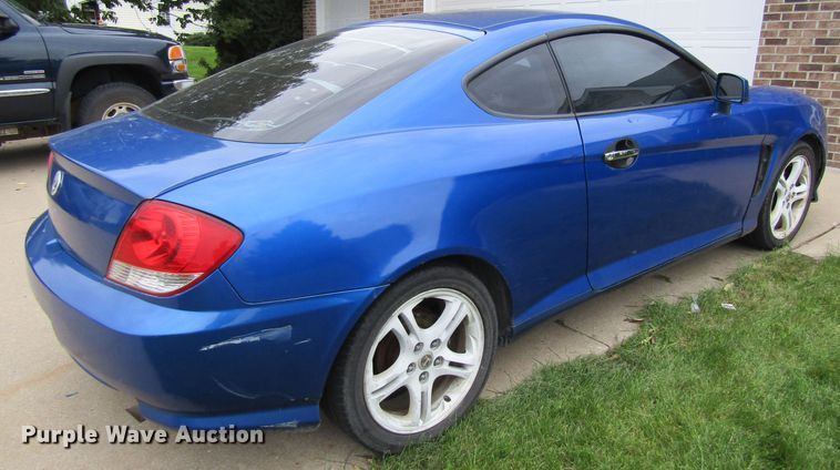 image for item H1245 2005 Hyundai Tiburon