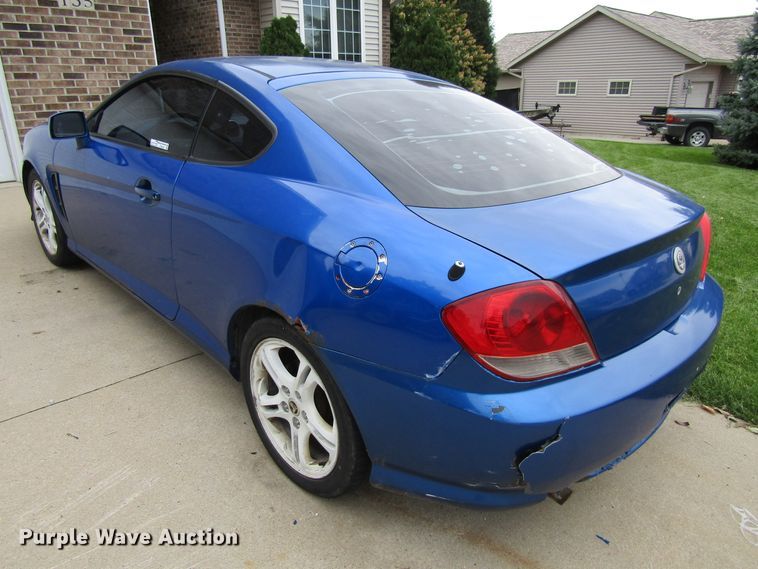 image for item H1245 2005 Hyundai Tiburon