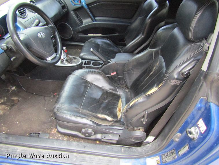 image for item H1245 2005 Hyundai Tiburon