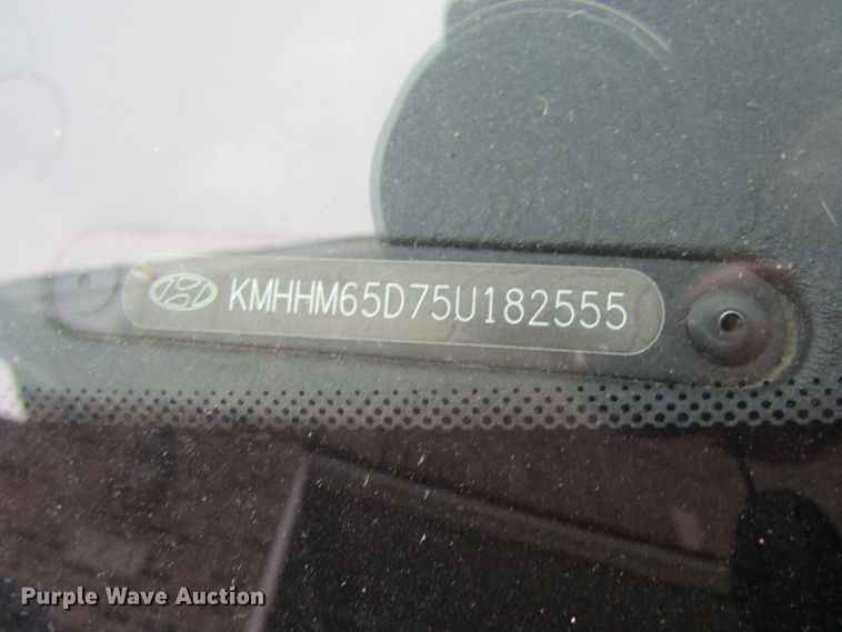 image for item H1245 2005 Hyundai Tiburon