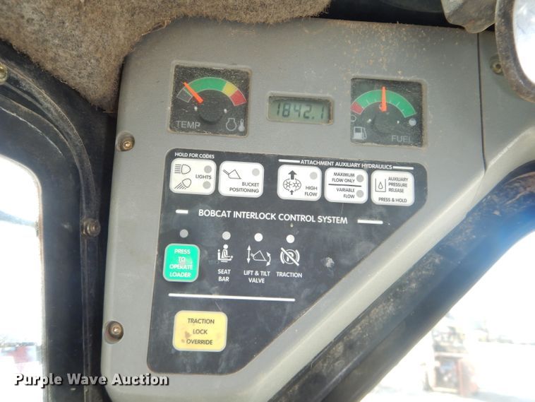 image for item DH4301 2003 Bobcat S250 skid steer