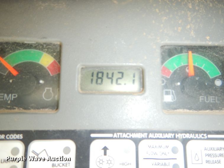 image for item DH4301 2003 Bobcat S250 skid steer