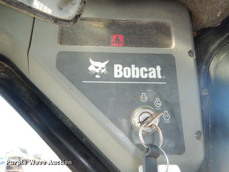 image for item DH4301 2003 Bobcat S250 skid steer