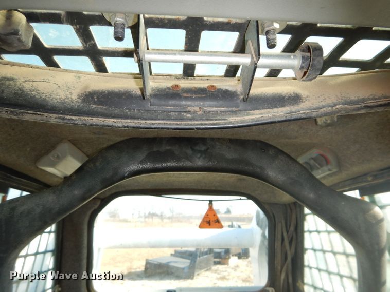 image for item DH4301 2003 Bobcat S250 skid steer