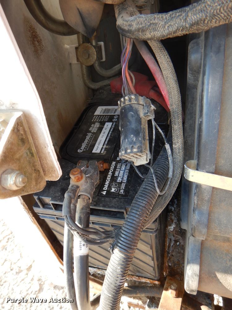 image for item DH4301 2003 Bobcat S250 skid steer