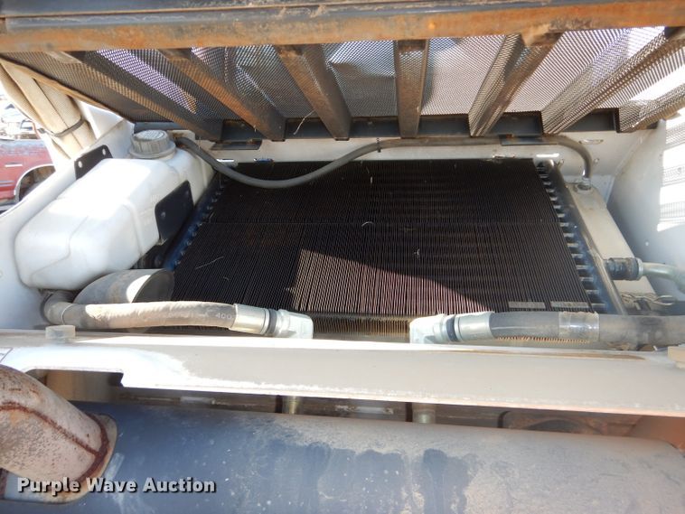 image for item DH4301 2003 Bobcat S250 skid steer