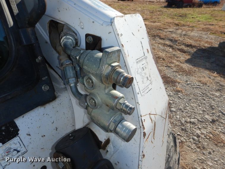 image for item DH4301 2003 Bobcat S250 skid steer