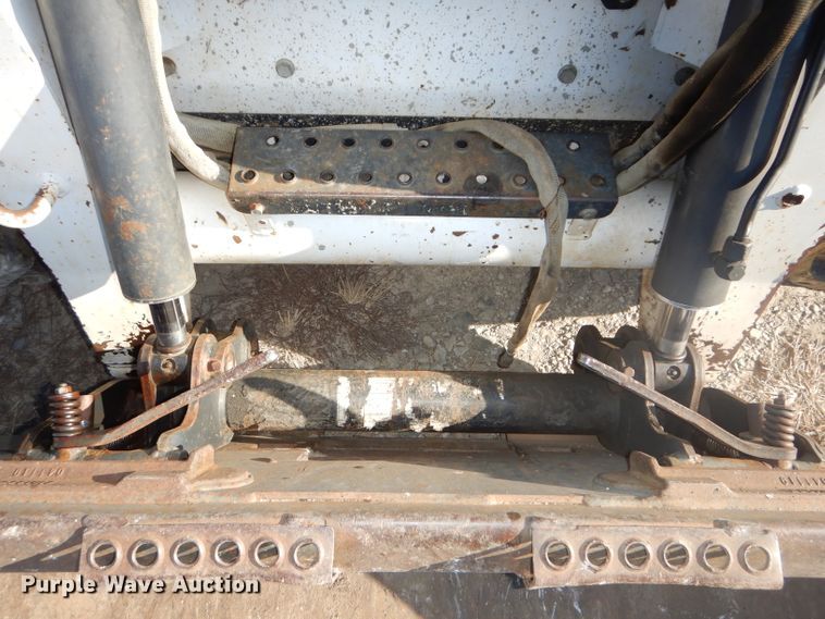 image for item DH4301 2003 Bobcat S250 skid steer