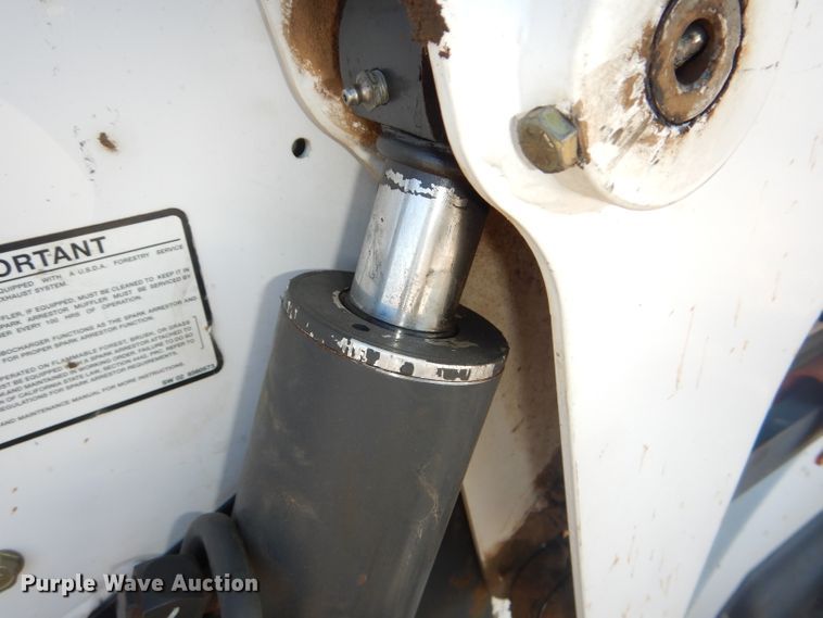 image for item DH4301 2003 Bobcat S250 skid steer