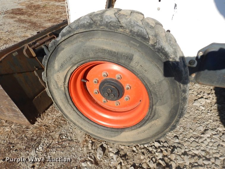 image for item DH4301 2003 Bobcat S250 skid steer