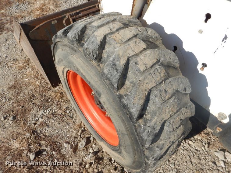 image for item DH4301 2003 Bobcat S250 skid steer