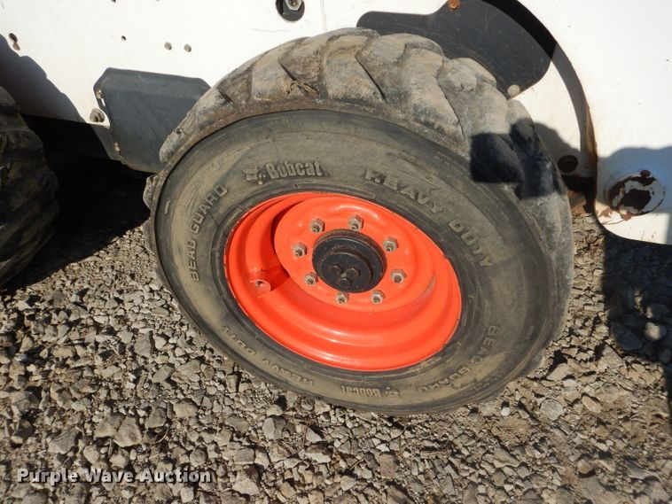 image for item DH4301 2003 Bobcat S250 skid steer