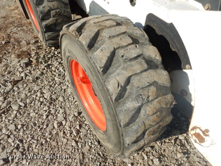 image for item DH4301 2003 Bobcat S250 skid steer