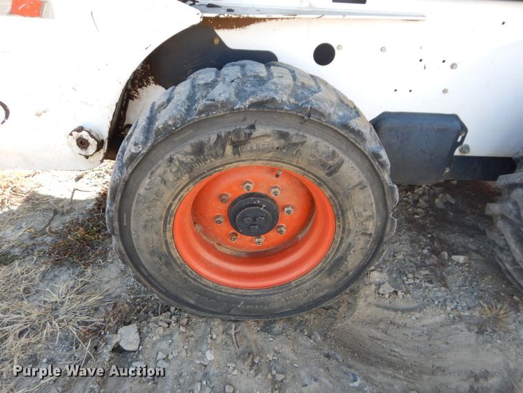 image for item DH4301 2003 Bobcat S250 skid steer