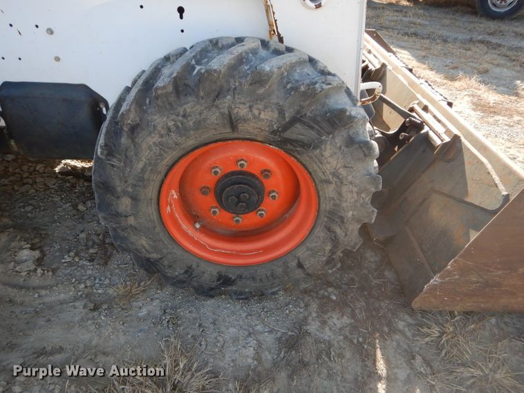 image for item DH4301 2003 Bobcat S250 skid steer