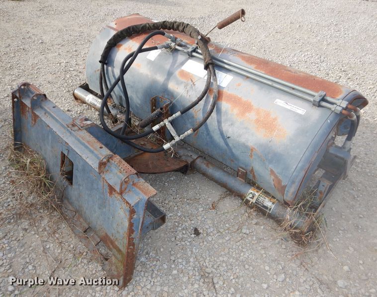 image for item DI9162 Case skid steer broom