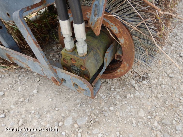 image for item DI9162 Case skid steer broom