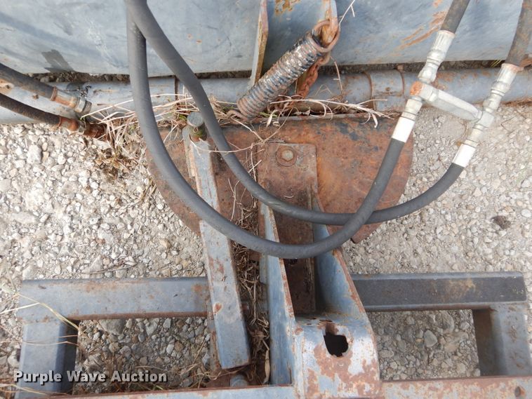 image for item DI9162 Case skid steer broom