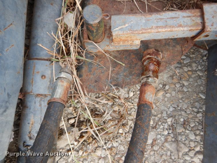 image for item DI9162 Case skid steer broom