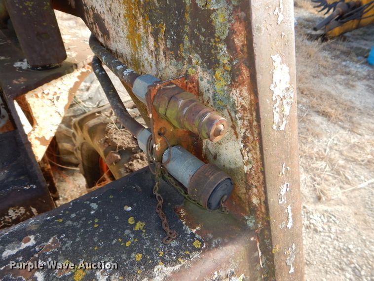 image for item DI9163 1981 Bobcat 742 skid steer