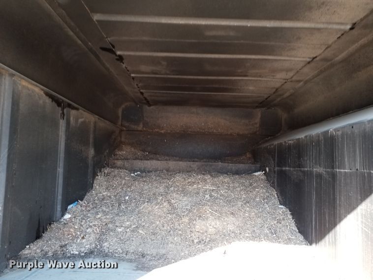 image for item GJ9173 1986 GMC 7000 chipper truck