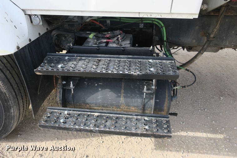 image for item DB10094 2012 International WorkStar 7400 refuse truck