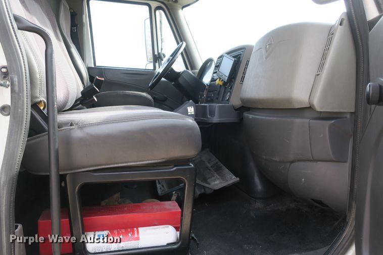 image for item DB10094 2012 International WorkStar 7400 refuse truck