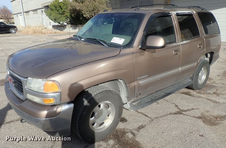 image for item DC3386 2003 GMC Yukon SUV
