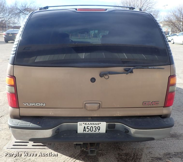 image for item DC3386 2003 GMC Yukon SUV