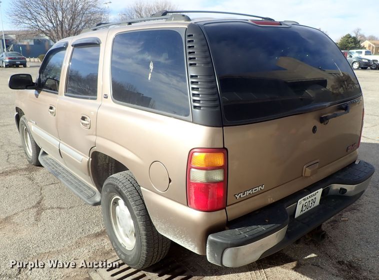 image for item DC3386 2003 GMC Yukon SUV