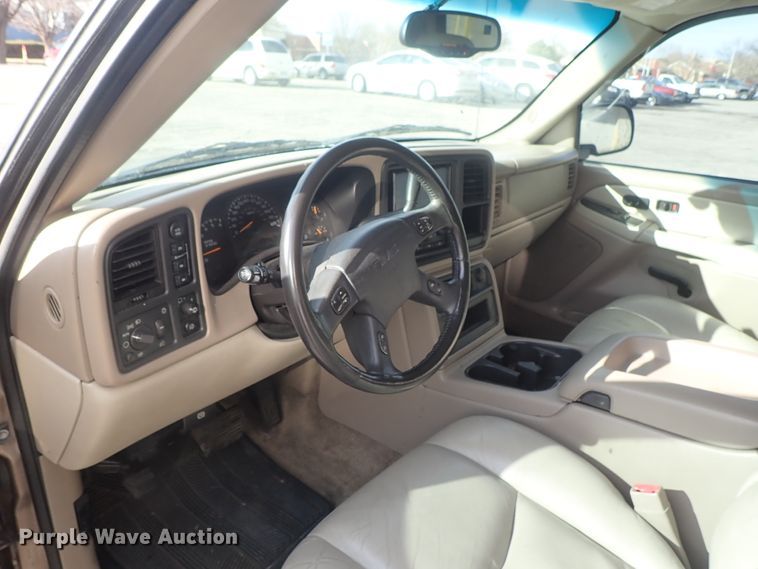 image for item DC3386 2003 GMC Yukon SUV