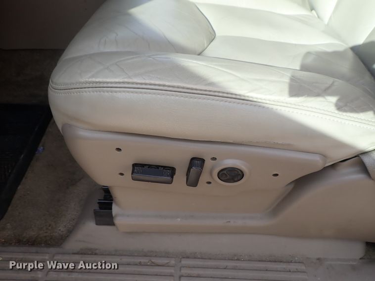 image for item DC3386 2003 GMC Yukon SUV