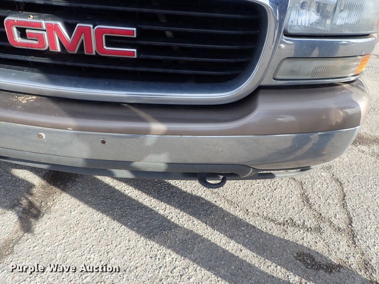 image for item DC3386 2003 GMC Yukon SUV
