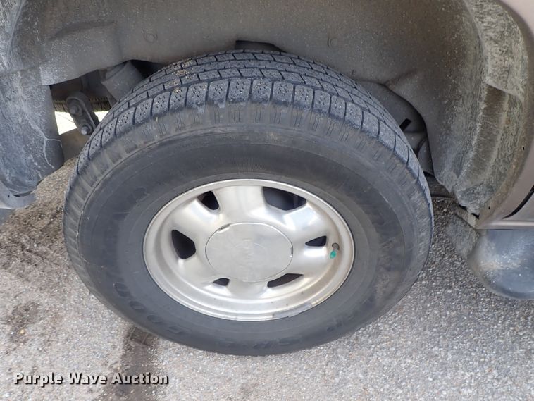 image for item DC3386 2003 GMC Yukon SUV