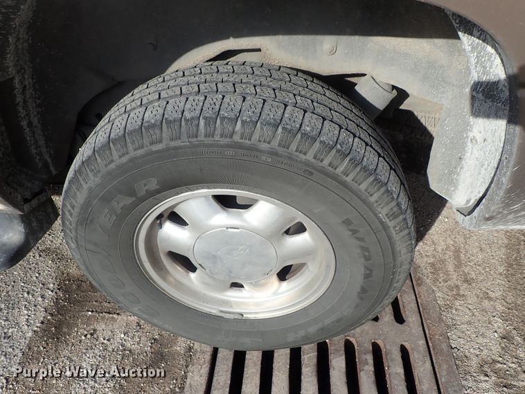 image for item DC3386 2003 GMC Yukon SUV