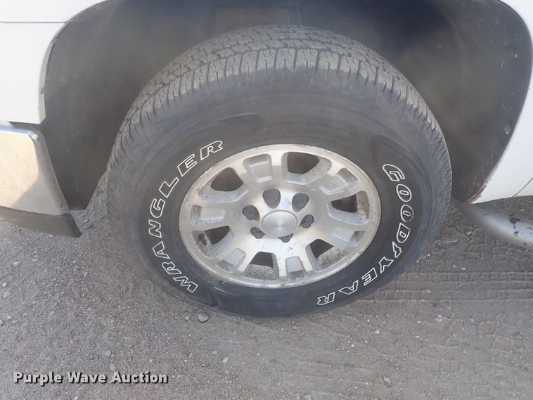 image for item DC3400 2008 GMC Sierra 1500 Ext. Cab pickup truck