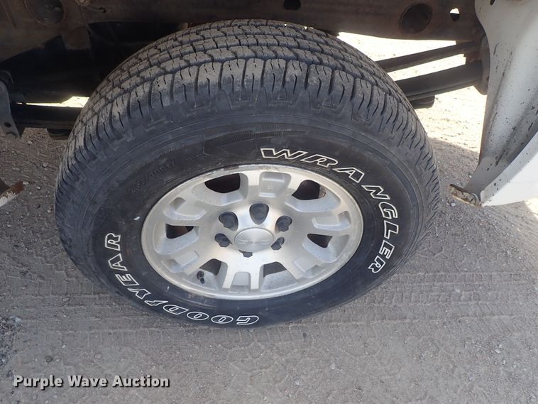 image for item DC3400 2008 GMC Sierra 1500 Ext. Cab pickup truck